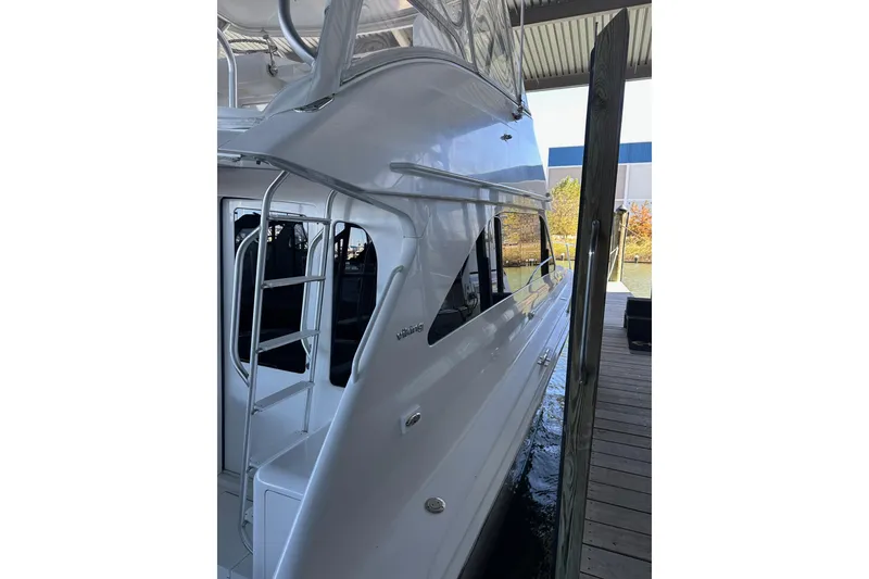 Slide: The Image of Viking 45 CAPT BAB - Exterior - 4