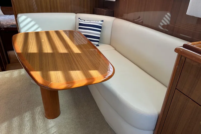 Slide: The Image of Viking 45 CAPT BAB - Salon - Dinette - 42