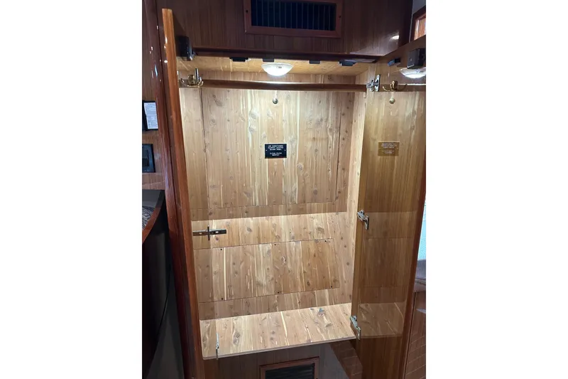 Slide: The Image of Viking 45 CAPT BAB- Guest Cabin - 69