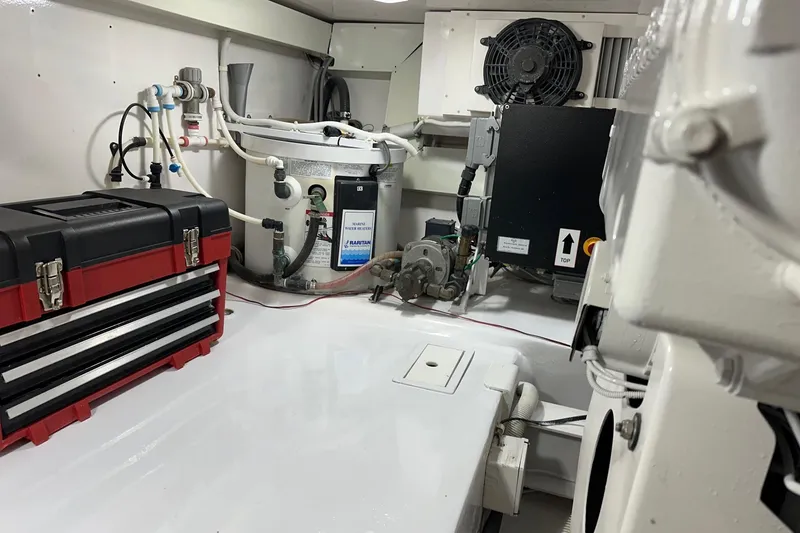 Slide: The Image of Viking 45 CAPT BAB - Engine Room - 86