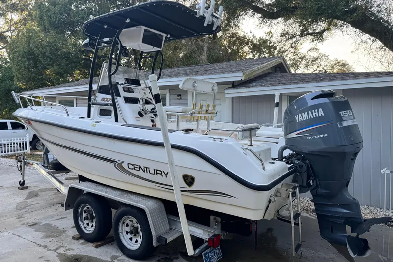 The Image of Century 2001 Center Console boat, 2006 model, with Yamaha 150 engine on trailer. - 0