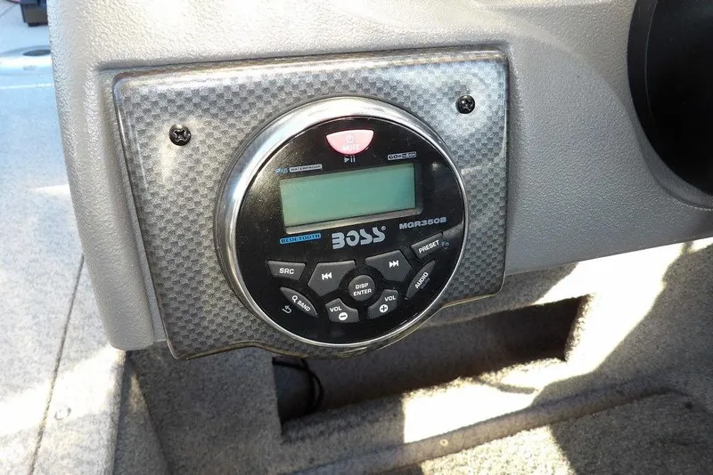 Slide: The Image of Boat stereo system in 2018 Crestliner 1950 Fish Hawk WT dashboard. - 26