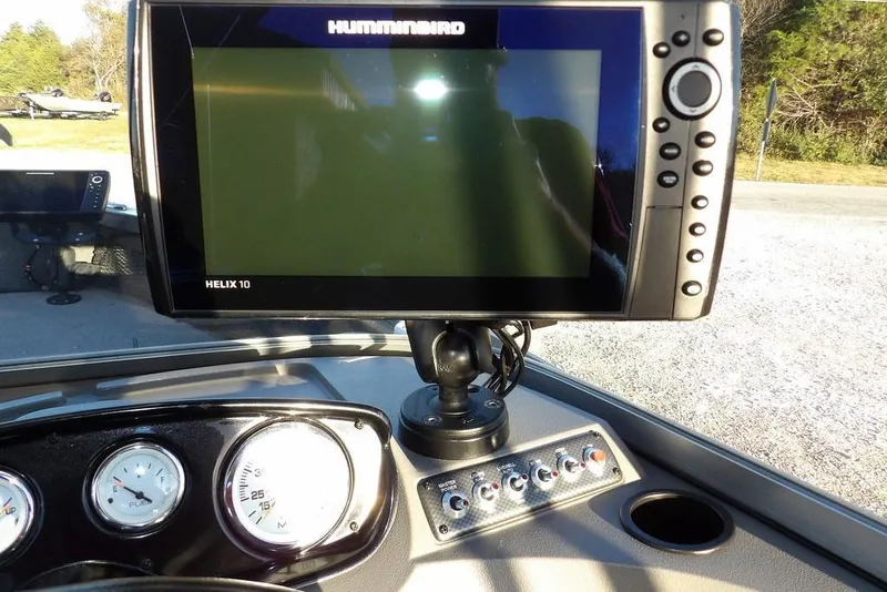 Slide: The Image of Helix 10 fish finder on 2018 Crestliner 1950 Fish Hawk WT dashboard. - 31