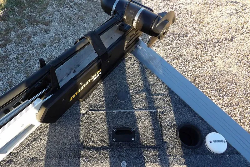 Slide: The Image of 2018 Crestliner 1950 Fish Hawk WT boat deck with Minn Kota trolling motor. - 54