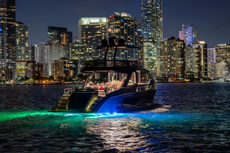 Slide: The Image of Explorer 62 EX 62 in Miami - 9