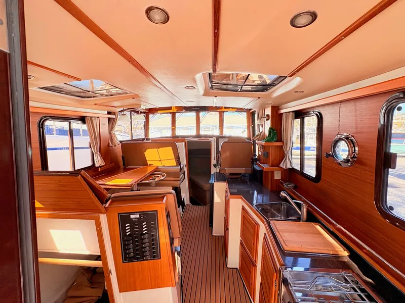 Slide: The Image of Ranger Tug 31 Command Bridge 2022 - 10