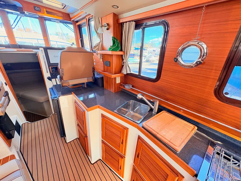 Slide: The Image of Ranger Tug 31 Command Bridge 2022 - 15