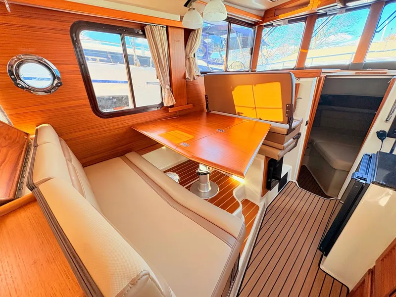 Slide: The Image of Ranger Tug 31 Command Bridge 2022 - 18