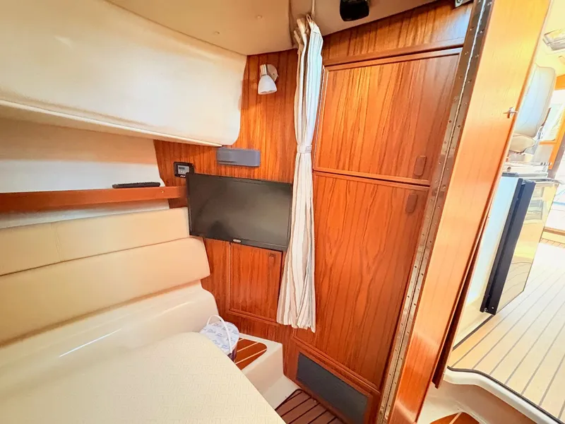 Slide: The Image of Ranger Tug 31 Command Bridge 2022 - 30