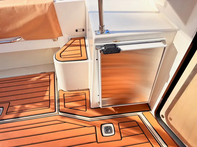 Slide: The Image of Ranger Tug 31 Command Bridge 2022 - 33