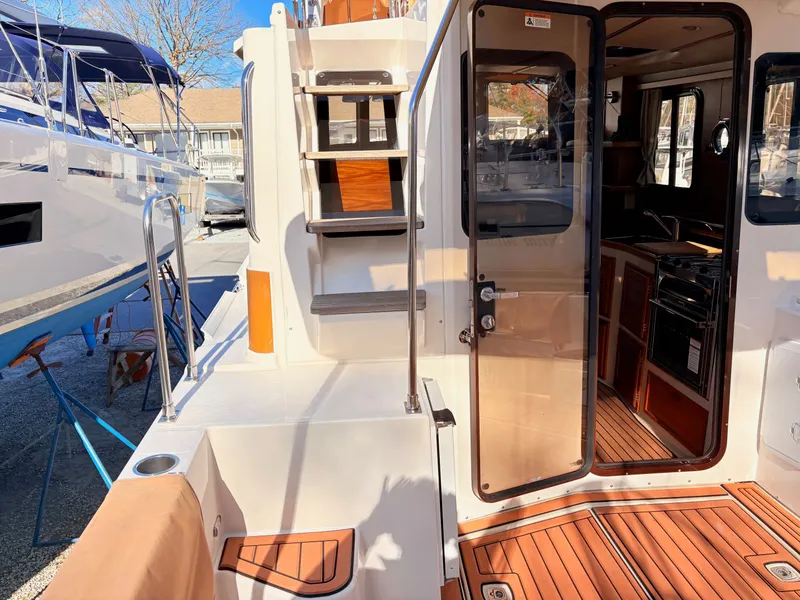 Slide: The Image of Ranger Tug 31 Command Bridge 2022 - 34