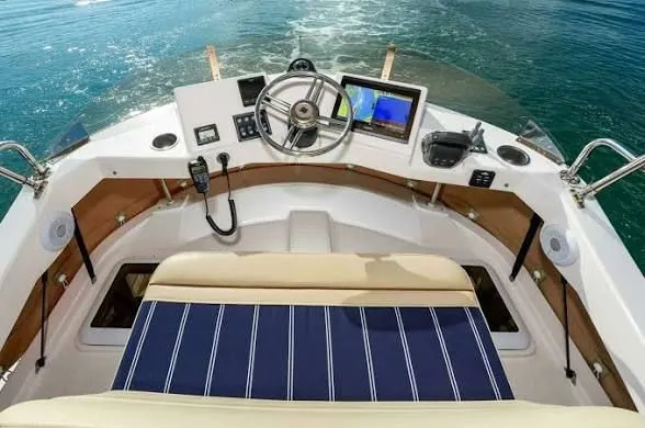 Slide: The Image of Ranger Tug 31 Command Bridge 2022 - 37