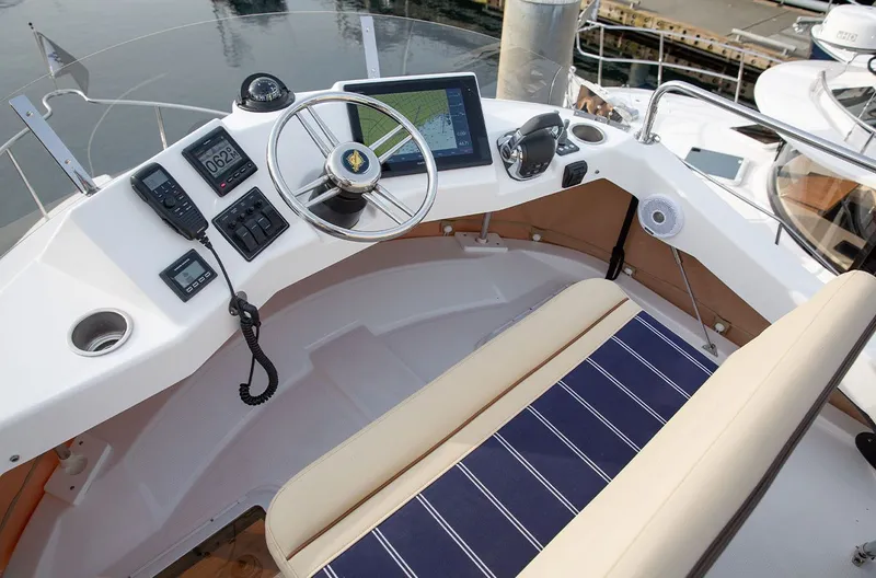 Slide: The Image of Ranger Tug 31 Command Bridge 2022 - 38