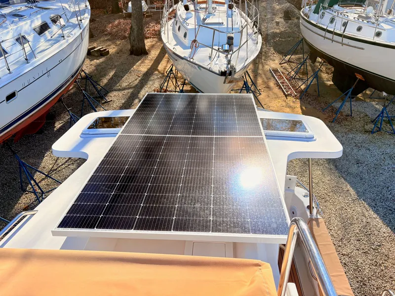 Slide: The Image of Ranger Tug 31 Command Bridge 2022 - 41