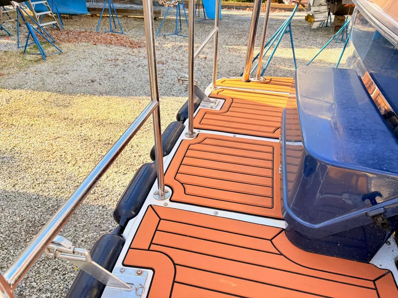 Slide: The Image of Ranger Tug 31 Command Bridge 2022 - 6