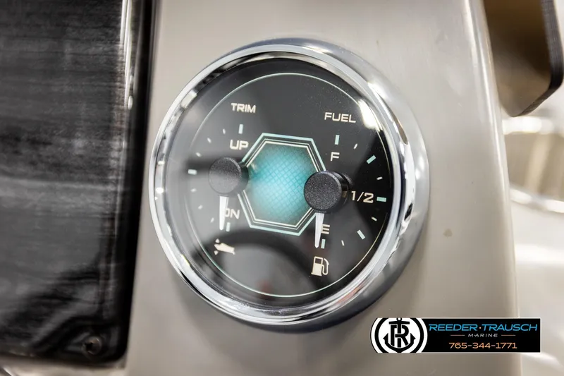 Slide: The Image of Gauge display of Avalon VEN CR 2026 boat, showing trim and fuel levels. - 27