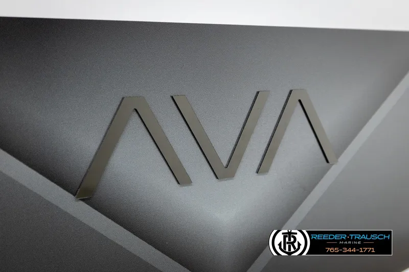Slide: The Image of 2026 Avalon VEN CR logo on sleek gray surface, Reeder-Trausch Marine branding. - 39