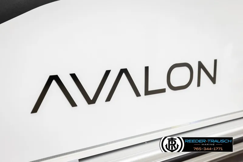 Slide: The Image of 2026 Avalon VEN CR logo on a sleek white surface, Reeder-Trausch Marine branding. - 41