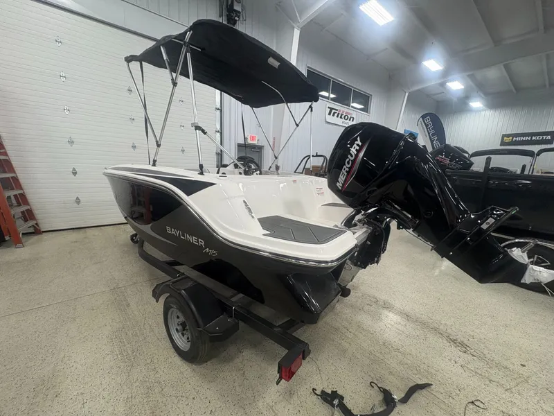 Slide: The Image of Bayliner M15 2025 - 4