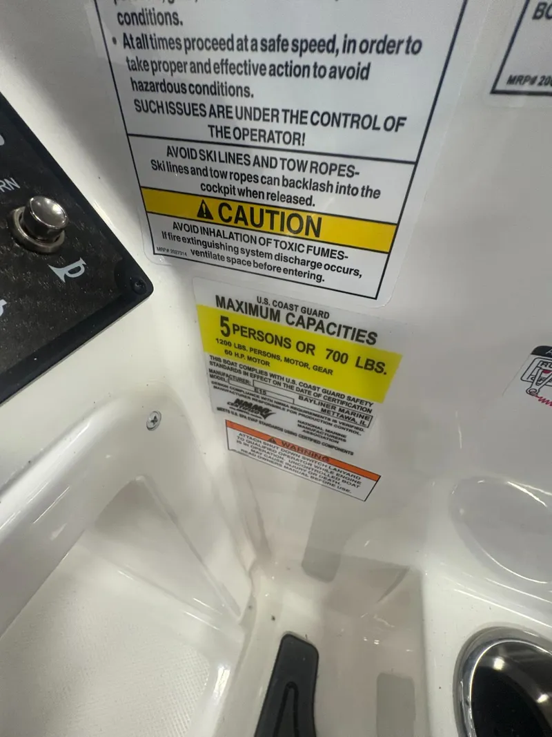 Slide: The Image of Bayliner M15 2025 - 16