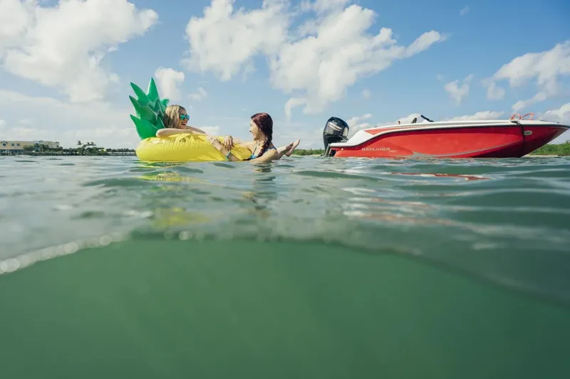 Slide: The Image of Bayliner M15 2025 - 42