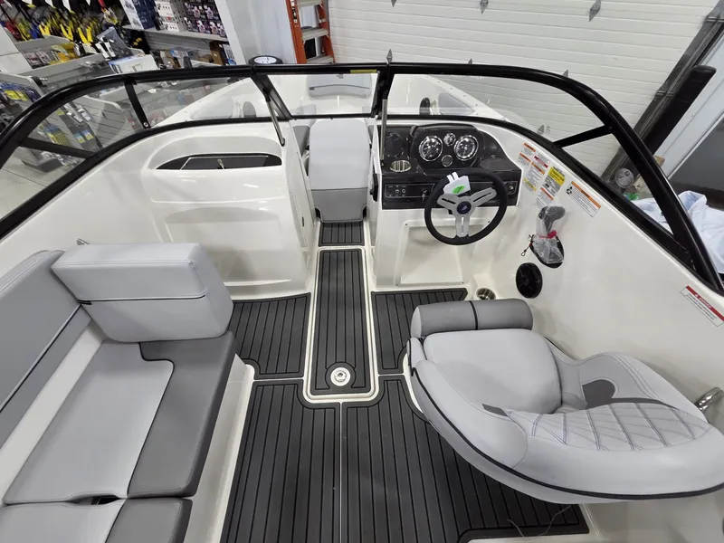 Slide: The Image of Bayliner VR4 Bowrider OB 2026 - 13