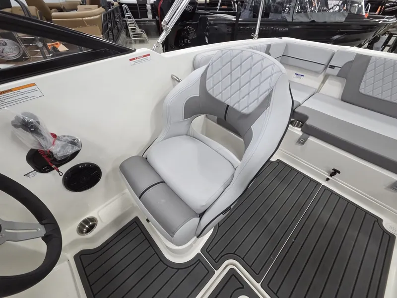 Slide: The Image of Bayliner VR4 Bowrider OB 2026 - 21