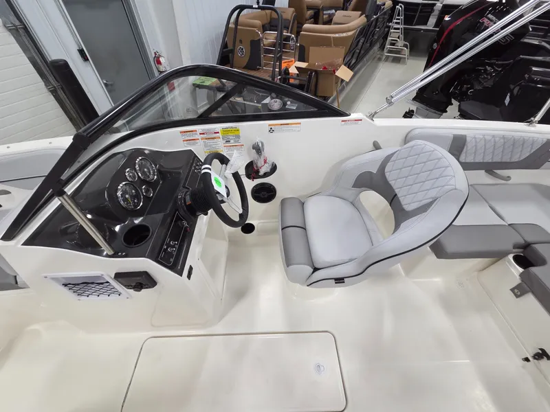 Slide: The Image of Bayliner VR4 Bowrider OB 2026 - 20