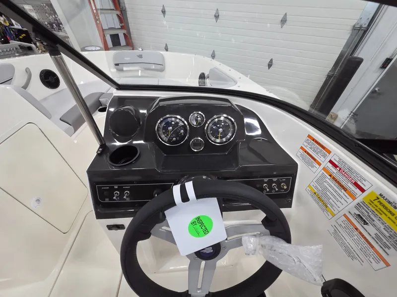 Slide: The Image of Bayliner VR4 Bowrider OB 2026 - 23