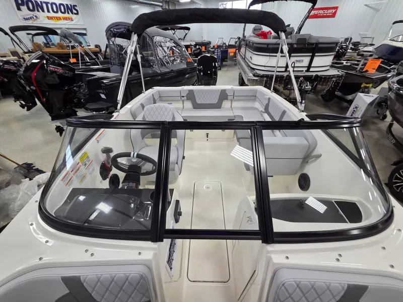 Slide: The Image of Bayliner VR4 Bowrider OB 2026 - 29