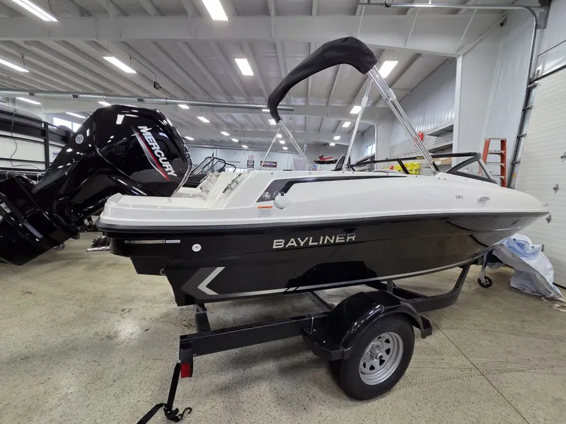 Slide: The Image of Bayliner VR4 Bowrider OB 2026 - 3