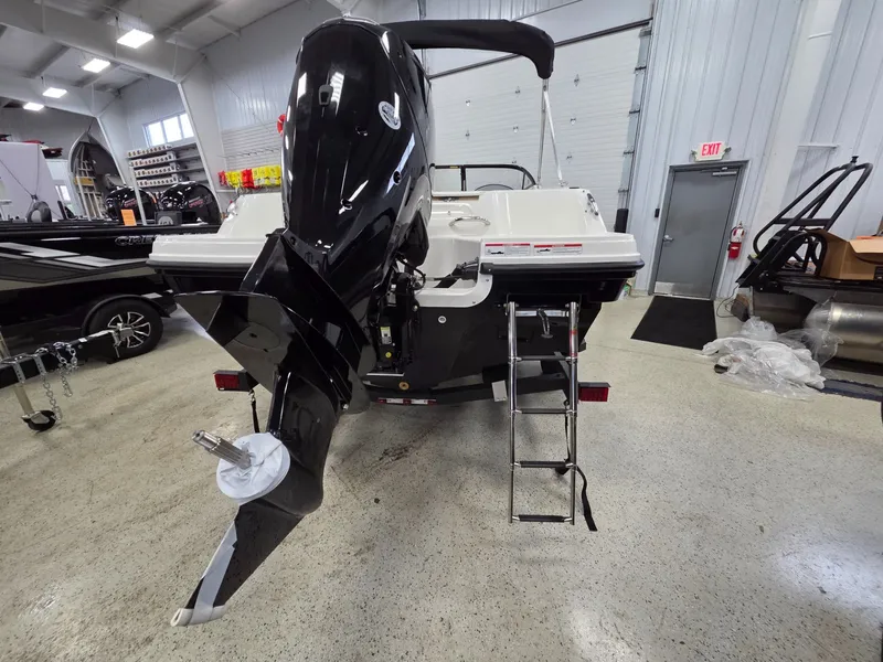 Slide: The Image of Bayliner VR4 Bowrider OB 2026 - 4