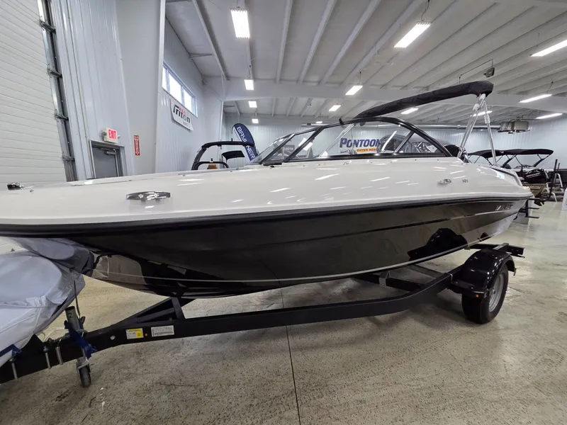 Slide: The Image of Bayliner VR4 Bowrider OB 2026 - 7