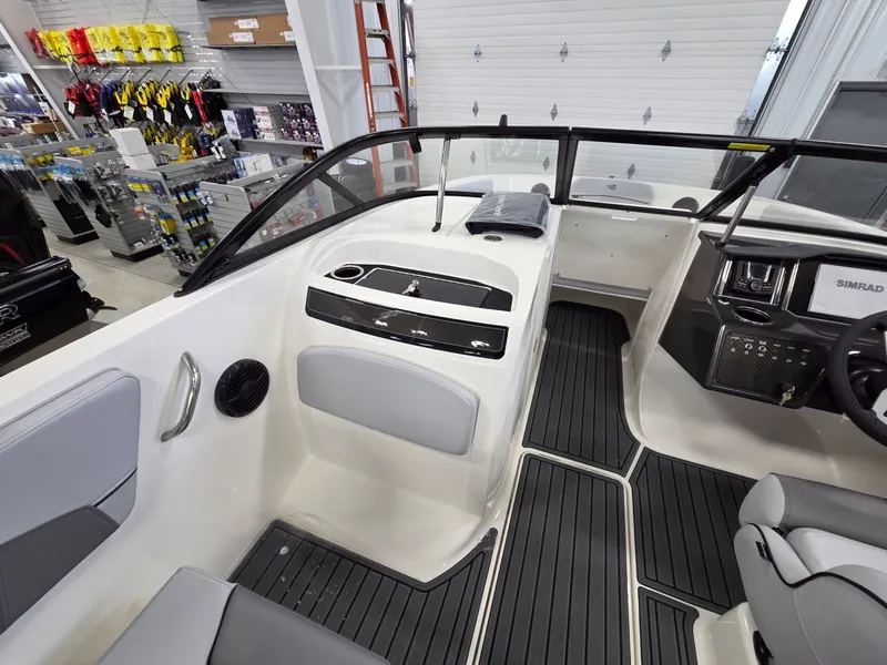 Slide: The Image of Bayliner VR6 Bowrider OB 2026 - 28