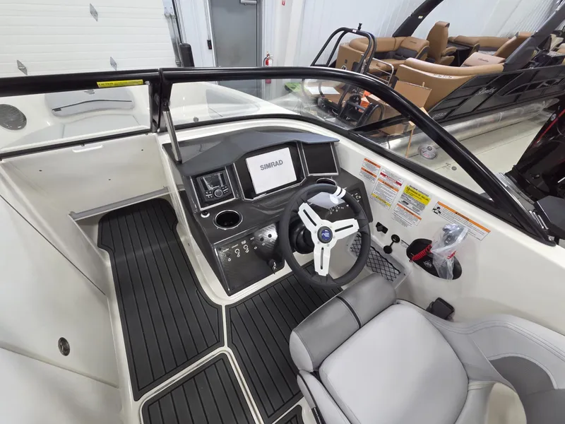 Slide: The Image of Bayliner VR6 Bowrider OB 2026 - 32