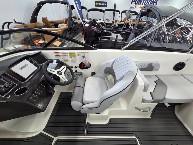 Slide: The Image of Bayliner VR6 Bowrider OB 2026 - 33