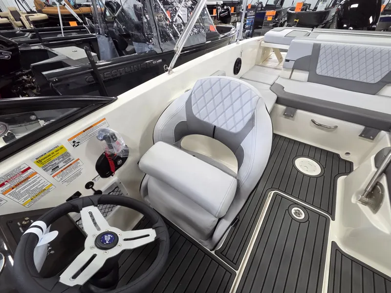 Slide: The Image of Bayliner VR6 Bowrider OB 2026 - 34