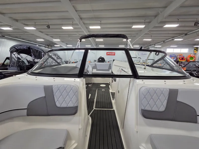 Slide: The Image of Bayliner VR6 Bowrider OB 2026 - 43