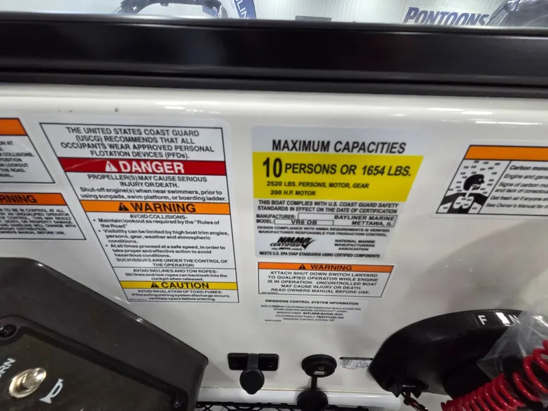 Slide: The Image of Bayliner VR6 Bowrider OB 2026 - 44