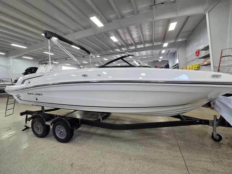 Slide: The Image of Bayliner VR6 Bowrider OB 2026 - 6
