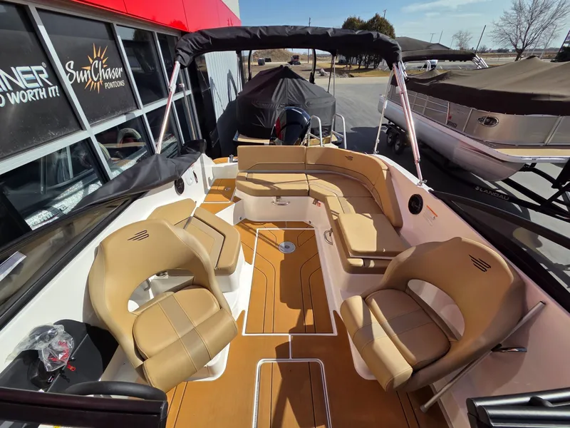 Slide: The Image of Bayliner V20 2026 - 14