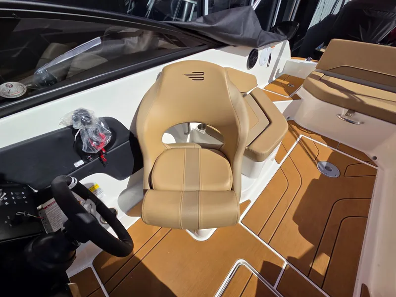 Slide: The Image of Bayliner V20 2026 - 21