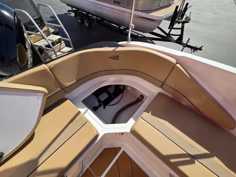 Slide: The Image of Bayliner V20 2026 - 28