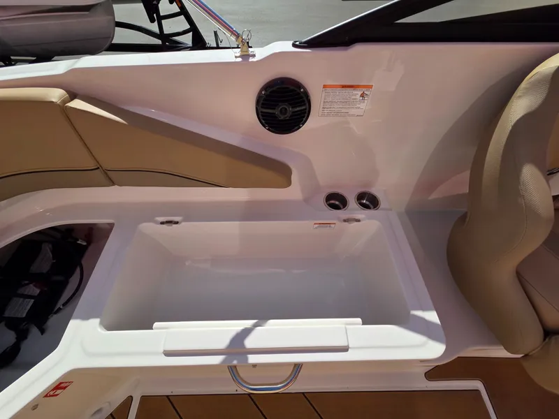 Slide: The Image of Bayliner V20 2026 - 29