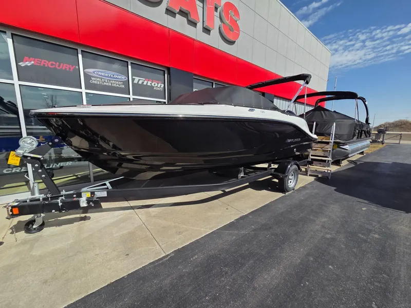 Slide: The Image of Bayliner V20 2026 - 3
