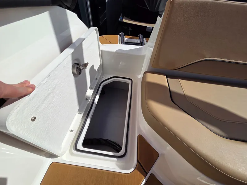 Slide: The Image of Bayliner V20 2026 - 31