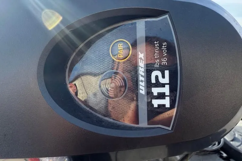 Slide: The Image of Close-up of Ultrex motor display on 2011 Ranger Z118 Comanche boat, showing 112 lbs thrust. - 11