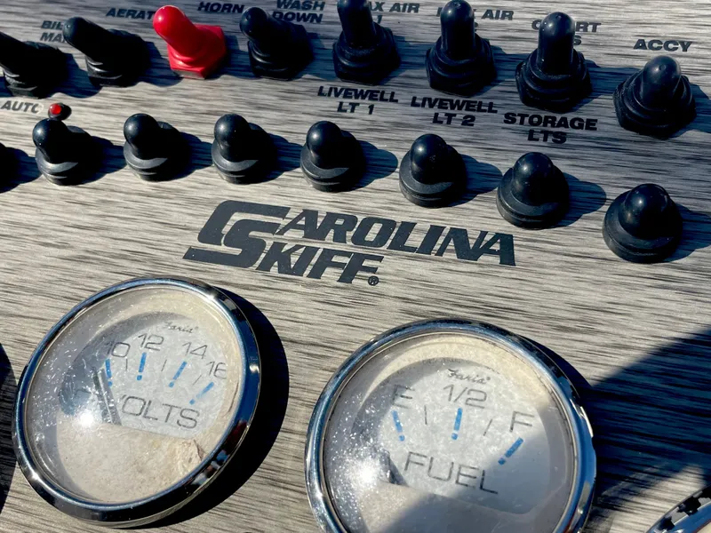 Slide: The Image of Carolina 178 DLV 2015 - 12