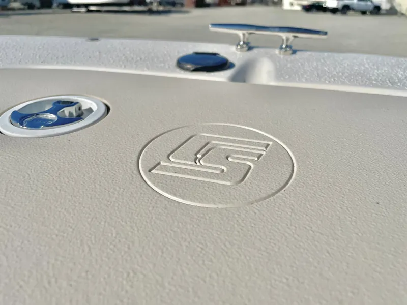 Slide: The Image of Carolina 178 DLV 2015 - 35