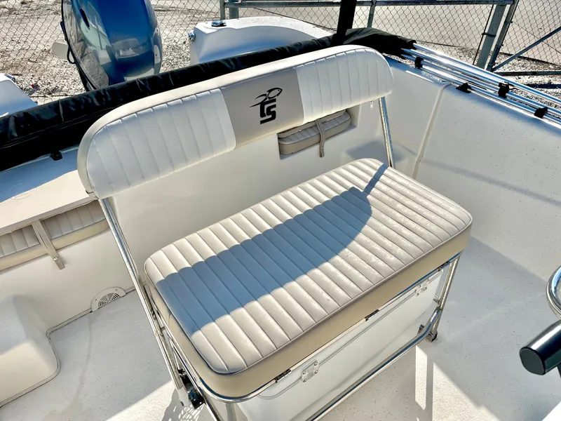 Slide: The Image of Carolina 178 DLV 2015 - 8